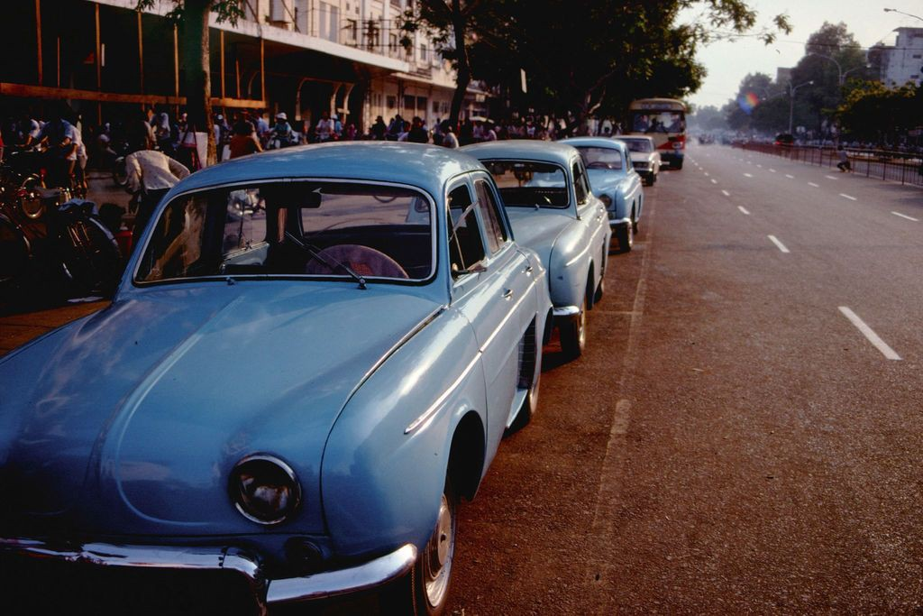 Amazing photos of traffic in Saigon in 1989